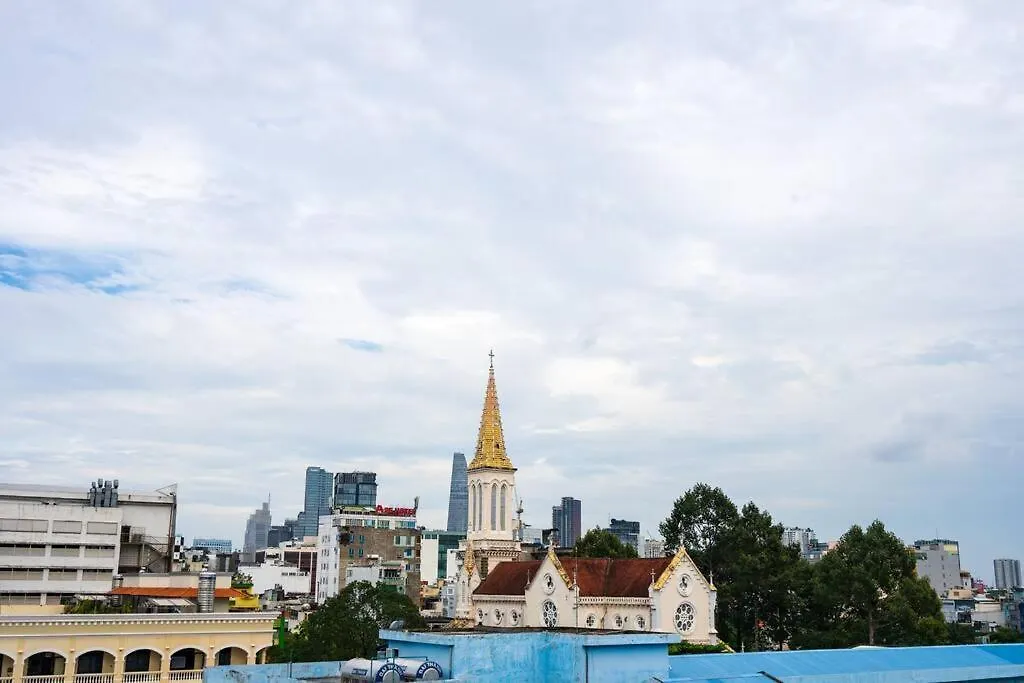 Chilling Rooftop Flat At District 1 Ho Chi Minh City Apartment