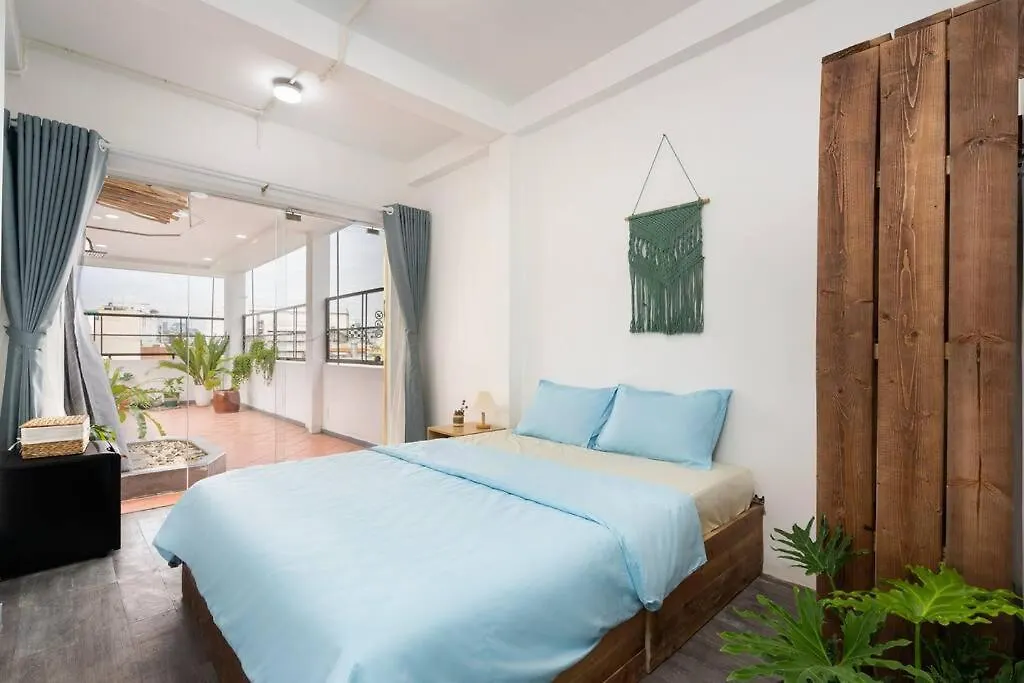 Chilling Rooftop Flat At District 1 Ho Chi Minh City